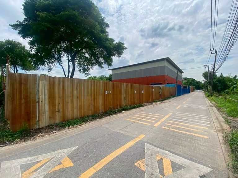 For Sale: Cheap Land in On Nut 66, Square Shaped Plot, Excellent Location Near Si Nakharin Intersection, On Nut, Yellow Line Skytrain - photo 3