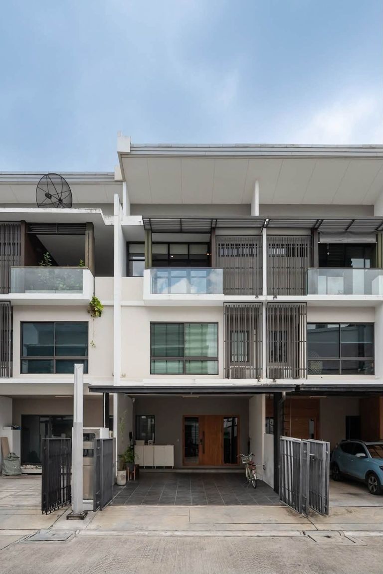 ขาย ทาวน์โฮม 3 ชั้น The Landmark เอกมัย–รามอินทรา บ้านสวย Style - Modern Scandinavian Minimal - รูปที่ 1