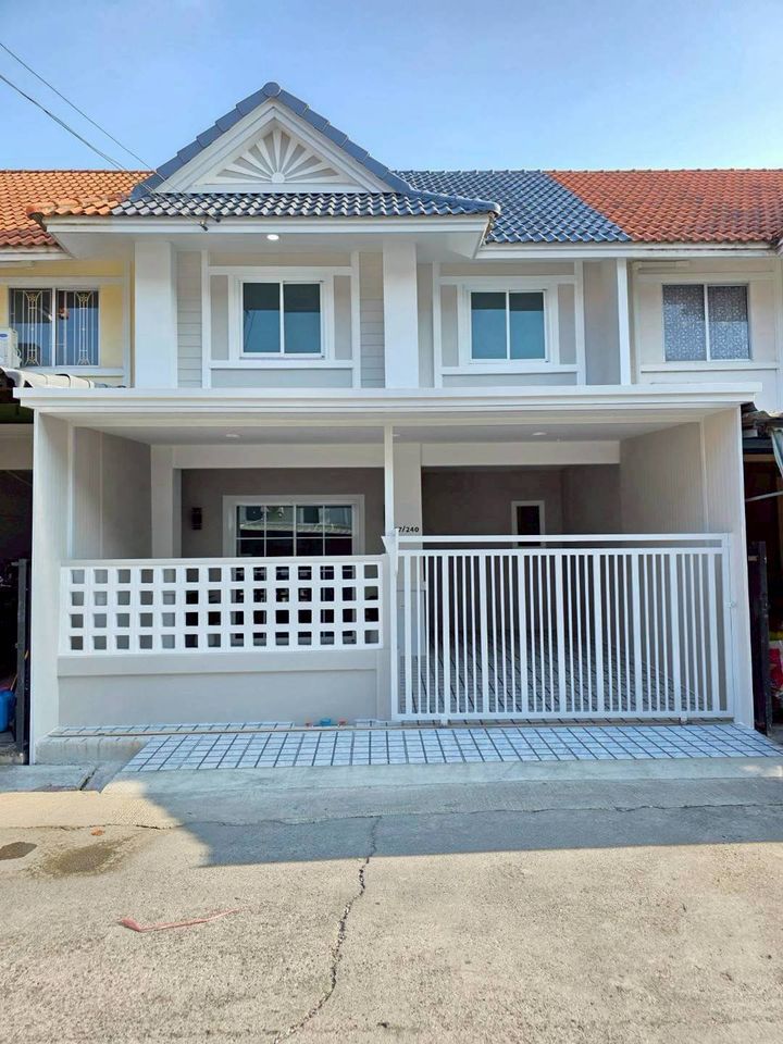 ขายหมู่บ้านพฤกษา33 รีโนเวทใหม่ทั้งหลัง ซ.วัดลาดปลาดุก 3 ห้องนอน 2 ห้องน้ำ หน้าบ้าน ทิศเหนือ - รูปที่ 1