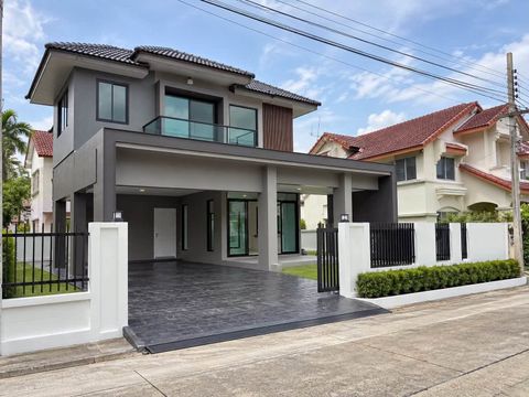 Beautiful House in Chonlada Village, Bang Bua Thong - 2
