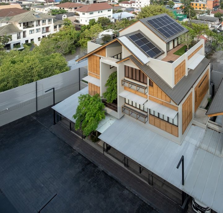 Ultra Luxury Home - Baan Baan Vibhavadi 20, a large 4-story single house in a private community with only 10 units. - photo 2