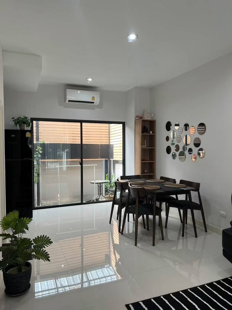 For Rent: 3-Story Townhome Baan Klang Muang Rama 9 - Krungthep Kreetha - photo 2