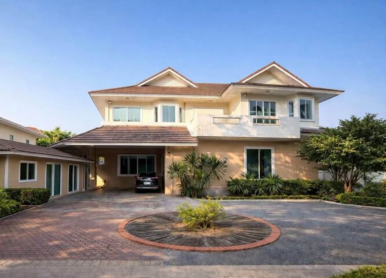 บ้านเดี่ยวในโครงการ แกรนด์รอยัลนิศาชล บรรยากาศร่มรื่น สบายตา - รูปที่ 1