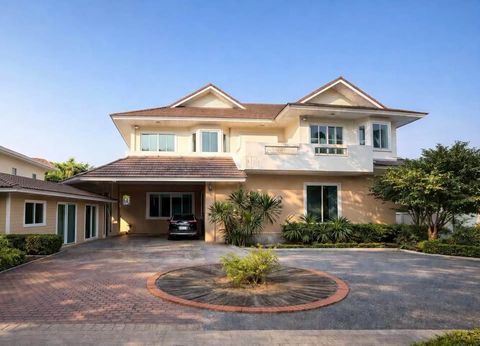 บ้านเดี่ยวในโครงการ แกรนด์รอยัลนิศาชล บรรยากาศร่มรื่น สบายตา - 1