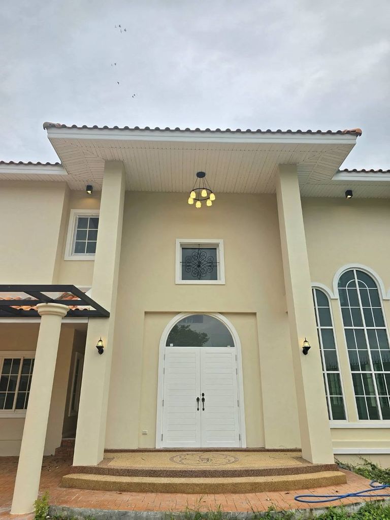 Beautiful House in the Heart of Korat, Venice Park - photo 1