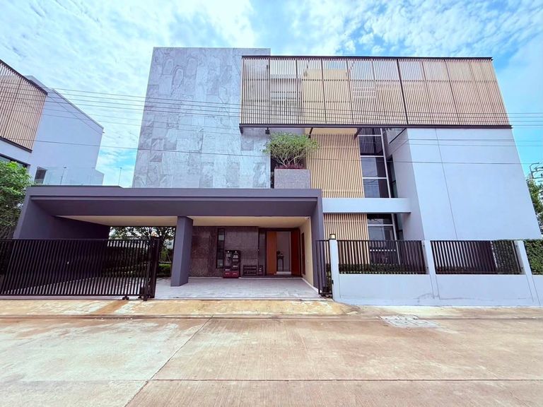 ปล่อย เช่า บ้านเดี่ยว 3 ชั้น ทำเลดี ติดถนนราชพฤกษ์ - สะพานเจษฎาบดินทร์ - รูปที่ 1