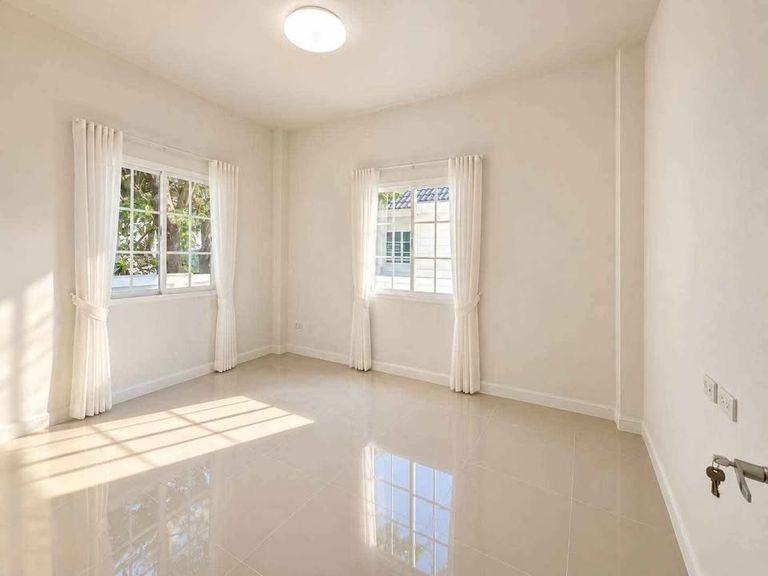บ้านวีน่าทาวน์ สันไร่ บ้านสไตล์ Minimal Cozy - รูปที่ 11