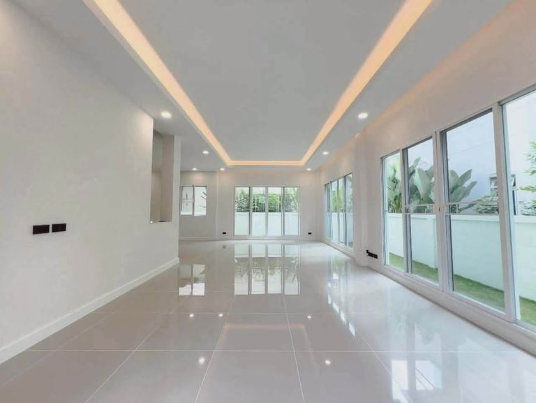 Bangkok Boulevard Sathorn-Pinklao - photo 6