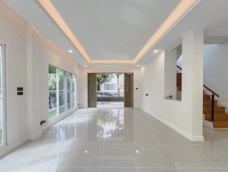 Bangkok Boulevard Sathorn-Pinklao - photo 8