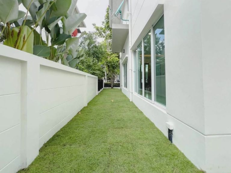 Bangkok Boulevard Sathorn-Pinklao - photo 10