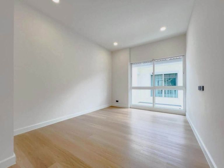 Bangkok Boulevard Sathorn-Pinklao - photo 12