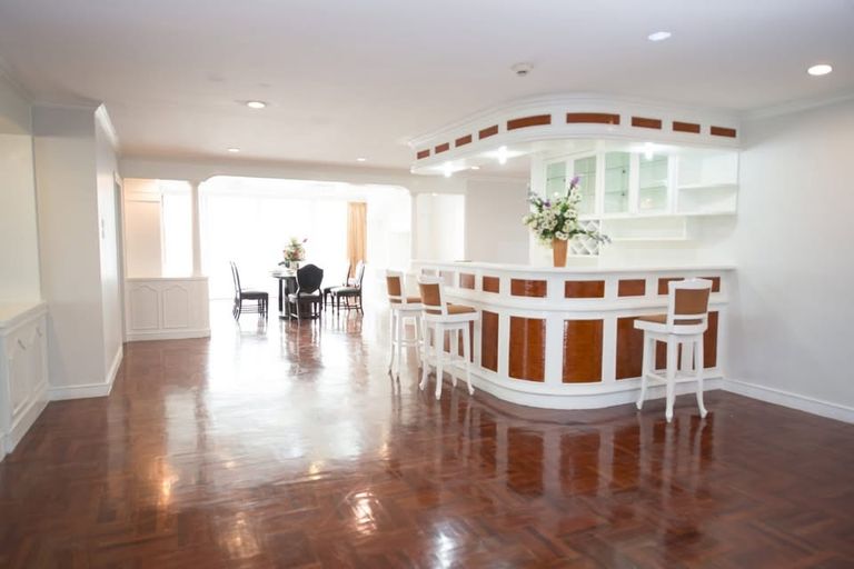 [FOR RENT] - Oriental Towers, Ekkamai Soi 12 - photo 1