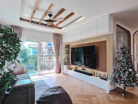 ให้เช่า บ้านเดี่ยวหลังมุม | Centro พหลฯ–วิภาวดี 2 - 4