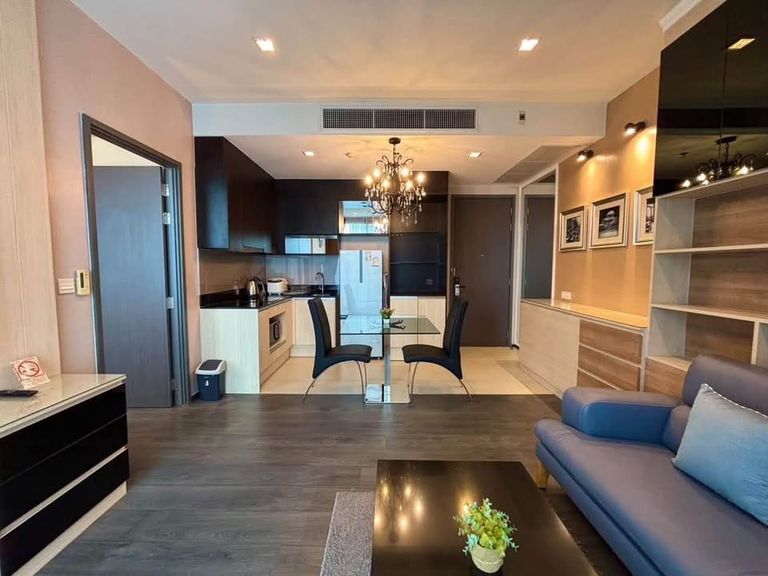 Edge Sukhumvit 23 for rent, beautifully decorated corner room with a bathtub, 1 Bedroom, 10th floor - photo 3
