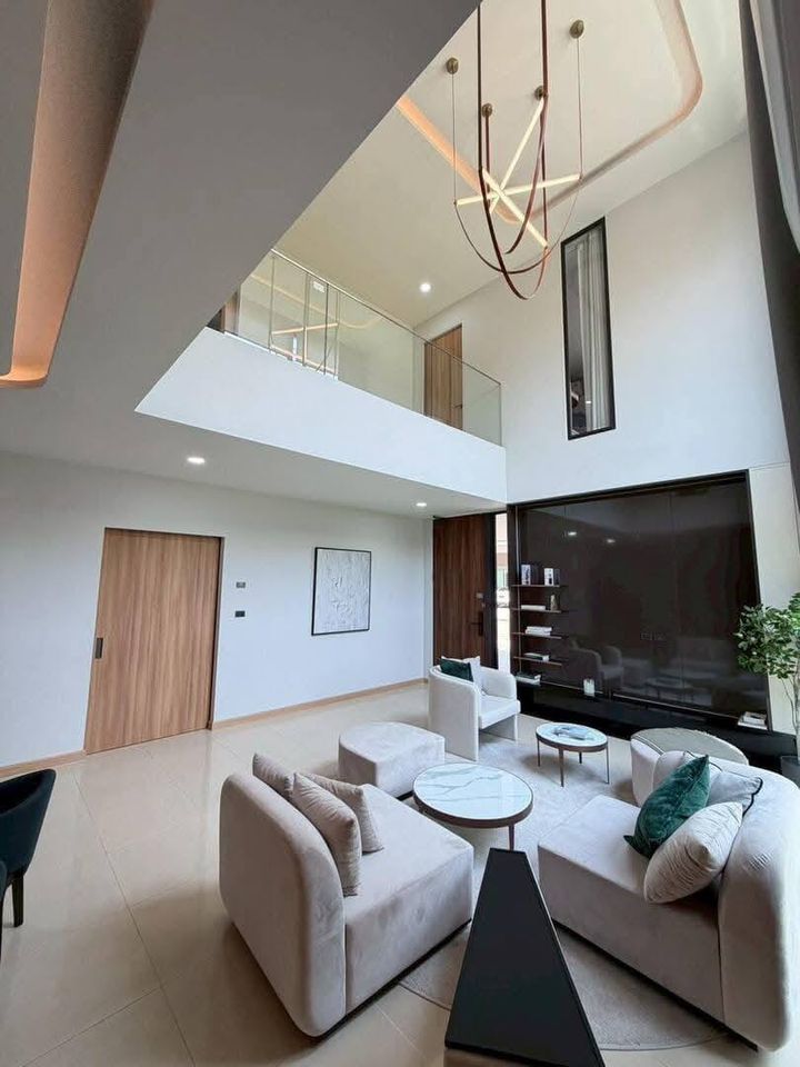 บ้านหรูทำเลทอง เชื่อมต่อทุกการเดินทางทั้ง รถไฟฟ้า สนามบินสุวรรณภูมิ ถนนหลายสาย และทางด่วนหมู่บ้านปรีชา ราม 3 - รูปที่ 17