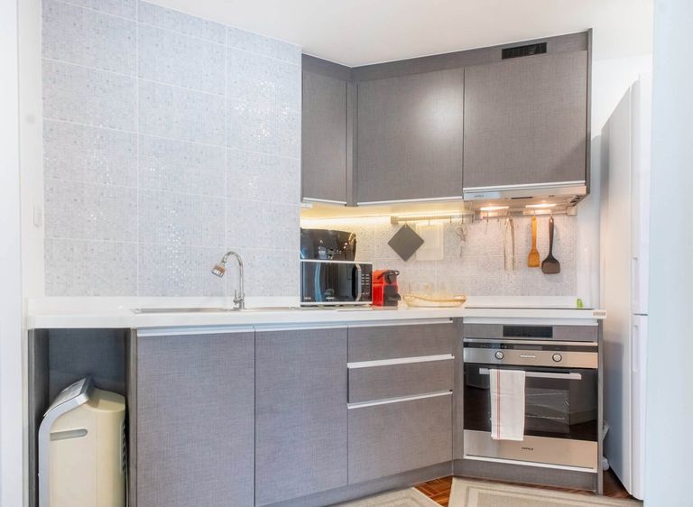 Newly Renovated Corner Unit with Wrap-Around City Views – 2 Bedrooms at Sukhumvit Suite - photo 5