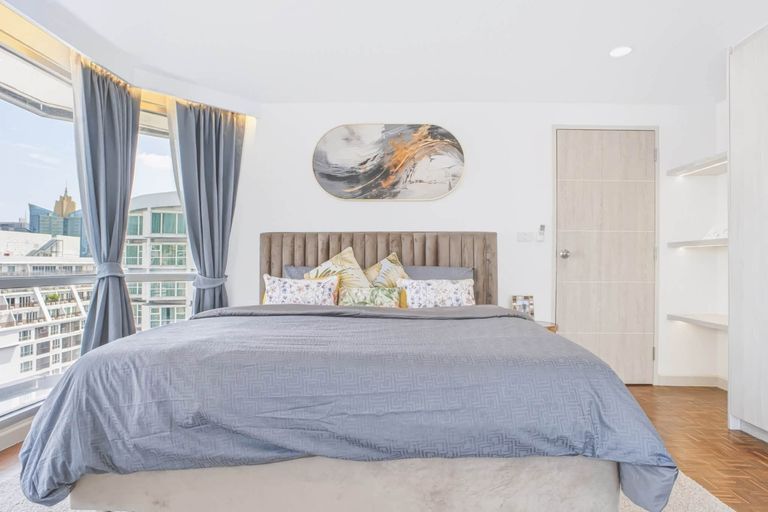 Newly Renovated Corner Unit with Wrap-Around City Views – 2 Bedrooms at Sukhumvit Suite - photo 7