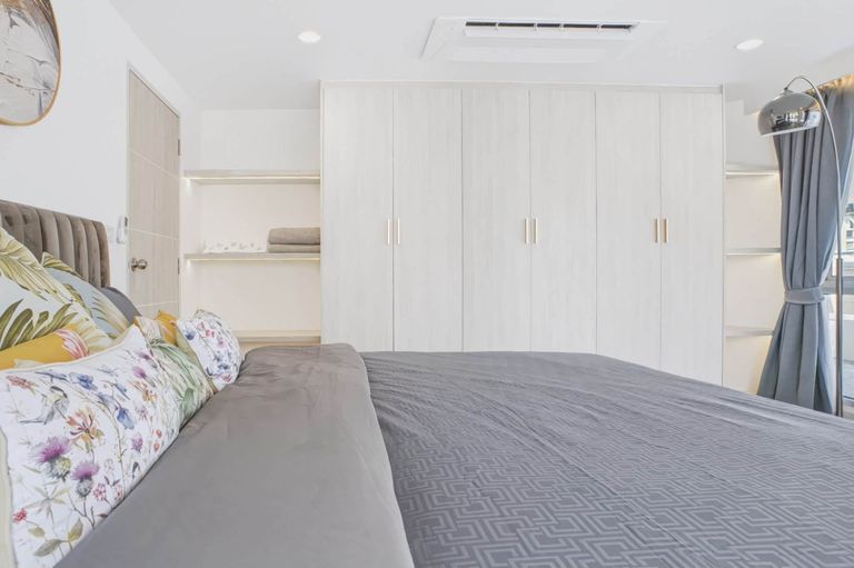 Newly Renovated Corner Unit with Wrap-Around City Views – 2 Bedrooms at Sukhumvit Suite - photo 8
