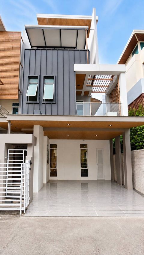 ขายบ้าน IRIS RESIDENCE | บ้าน 3 ชั้นครึ่ง + ดาดฟ้า ทำเลประดิษฐ์มนูธรรม - 1