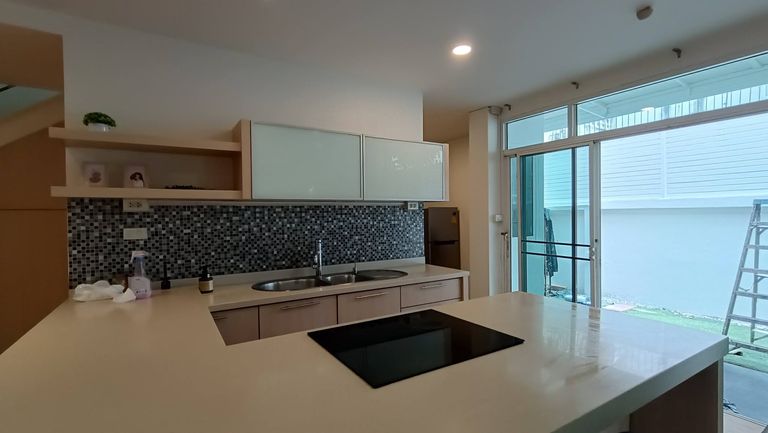 ขายบ้าน IRIS RESIDENCE | บ้าน 3 ชั้นครึ่ง + ดาดฟ้า ทำเลประดิษฐ์มนูธรรม - รูปที่ 10