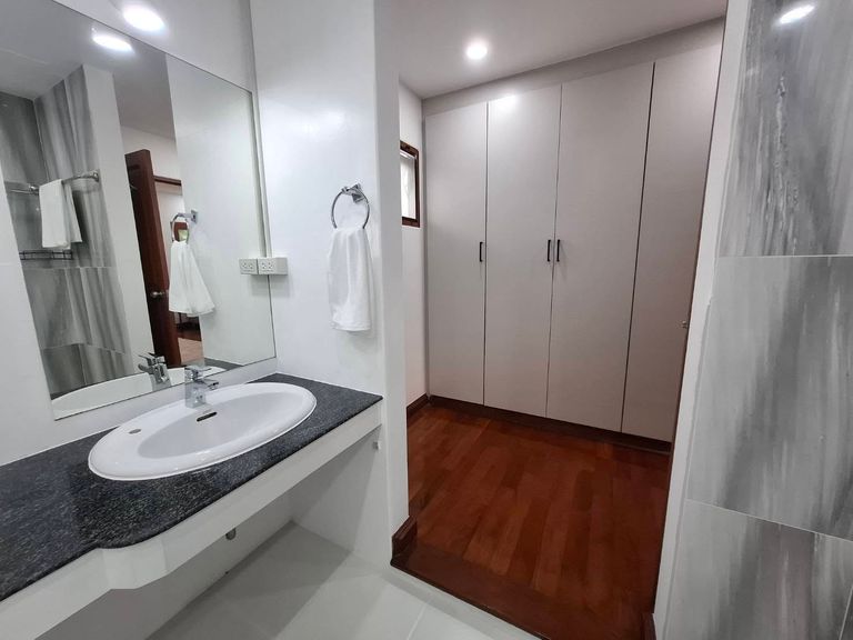 ภูเก็ต โบ๊ท ลากูน ให้เช่าวิลล่าสระว่ายน้ำกว้างขวาง 4 ห้องนอน - รูปที่ 17