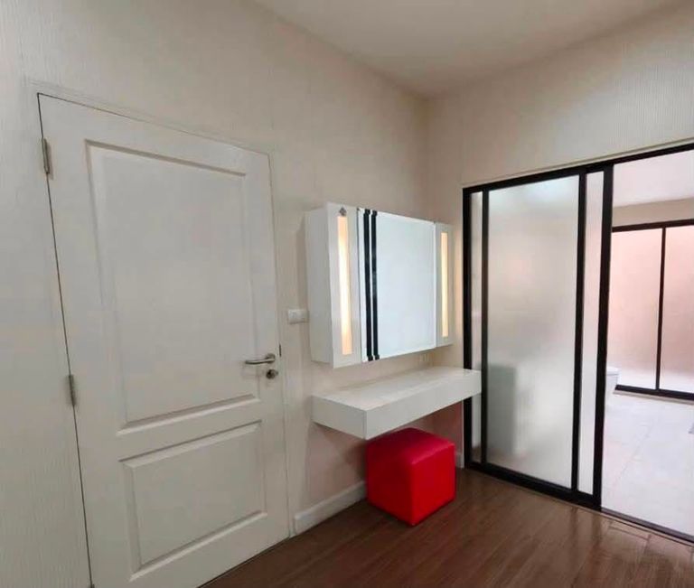 For rent or sale: 3-story detached house in Lumpini project, within walking distance to Suan Luang Rama 9. Usable area: 400 sqm. - photo 11