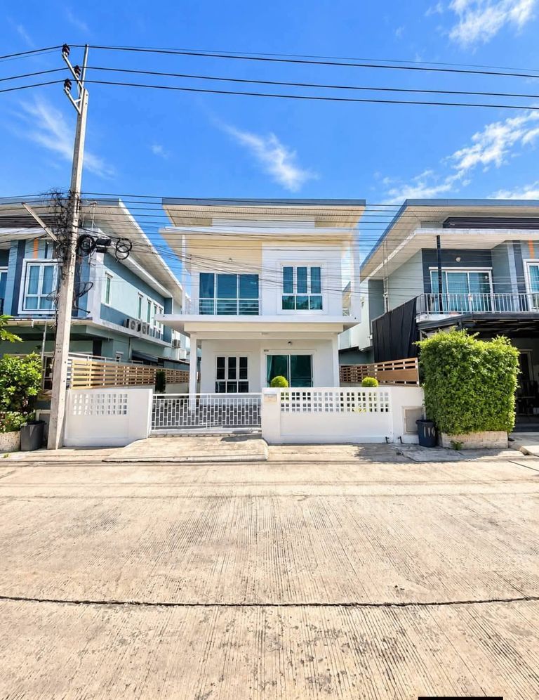 Urgent Sale: 2-Story Detached House in Vises Sukkhakorn Village Like - photo 1