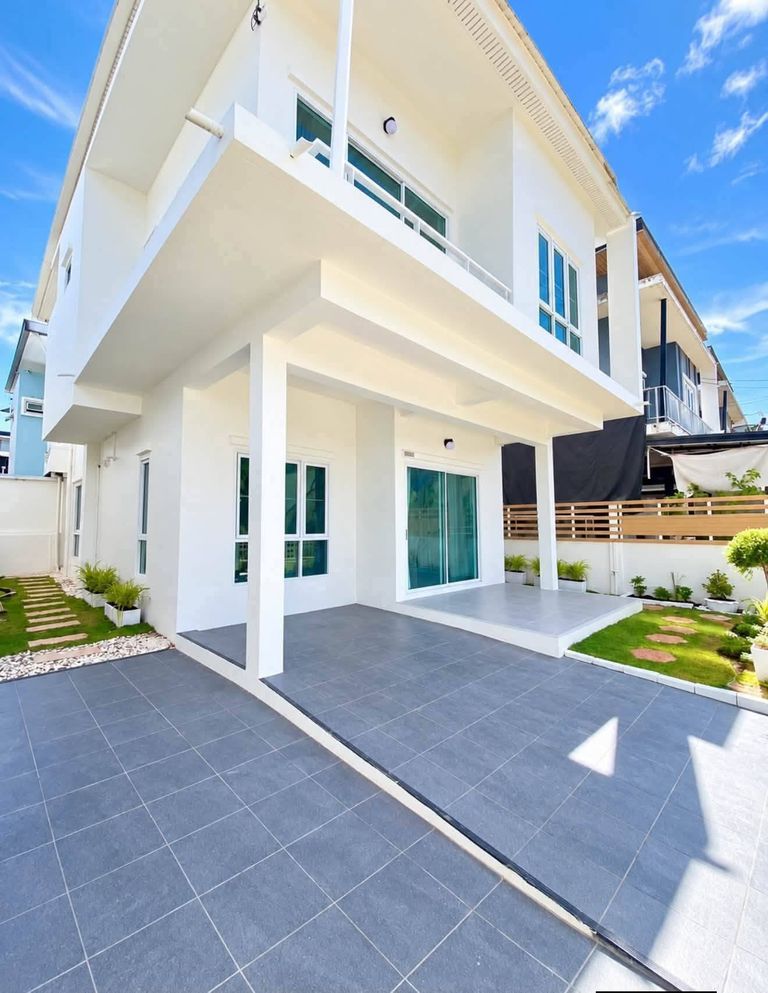 Urgent Sale: 2-Story Detached House in Vises Sukkhakorn Village Like - photo 2