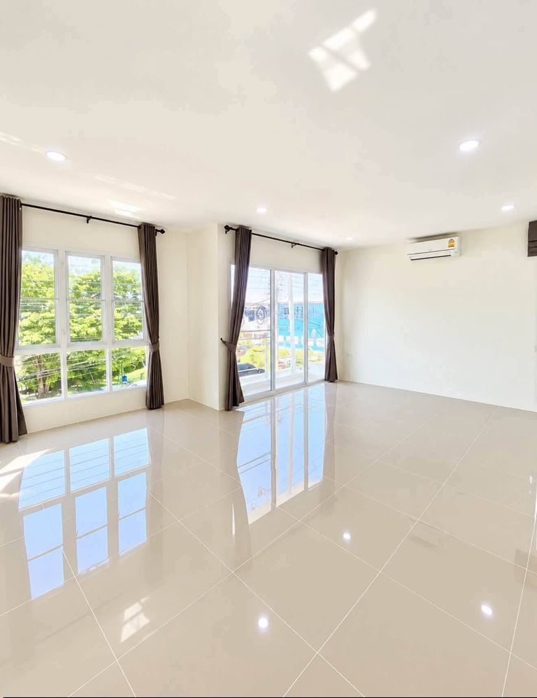 Urgent Sale: 2-Story Detached House in Vises Sukkhakorn Village Like - photo 11