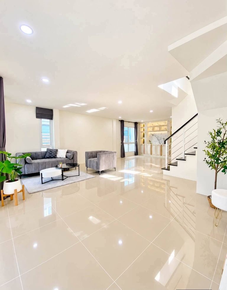 Urgent Sale: 2-Story Detached House in Vises Sukkhakorn Village Like - photo 3