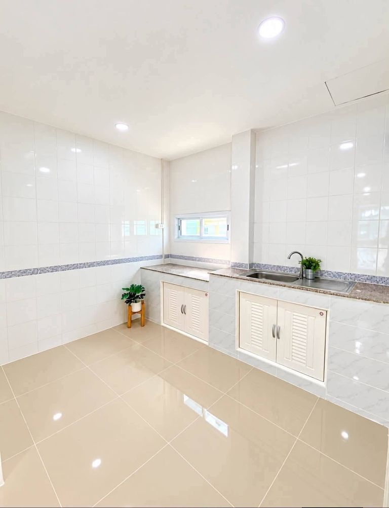 Urgent Sale: 2-Story Detached House in Vises Sukkhakorn Village Like - photo 4