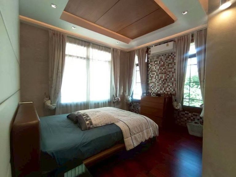 For Sale: House in Narasiri Village, Pattanakarn-Srinakarin 450 sqm - photo 8