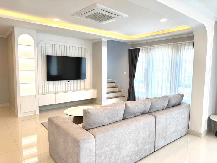 บ้านตกแต่งใหม่ เฟอร์ใหม่ พร้อมต่อเติมหลังคาหลังบ้านเรียบร้อย เซนโทร บางนา / Centro bangna / Centro บางนา - รูปที่ 11