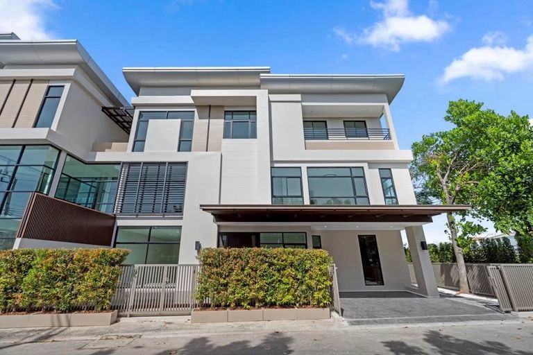 The Zenith วังทองหลาง บ้านแฝด 3 ชั้น รีโนเวทใหม่ทั้งหลัง - รูปที่ 1
