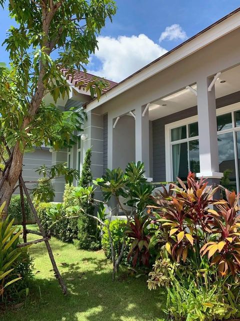 บ้านเดี่ยวพร้อมสวนสวย มีพื้นที่ปลูกผัก หมู่บ้านสวยน้ำใส ขายพร้อมเฟอร์ - 1