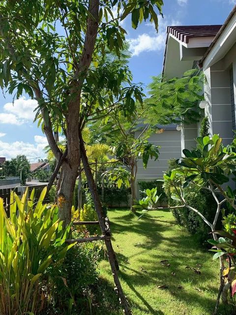 บ้านเดี่ยวพร้อมสวนสวย มีพื้นที่ปลูกผัก หมู่บ้านสวยน้ำใส ขายพร้อมเฟอร์ - 2