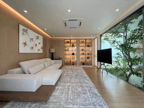 Private 3-Story Pool Villa with Over 600 sqm of Living Space Designed for True Relaxation in a Prime Location on Prasert Manukit 25 - 3