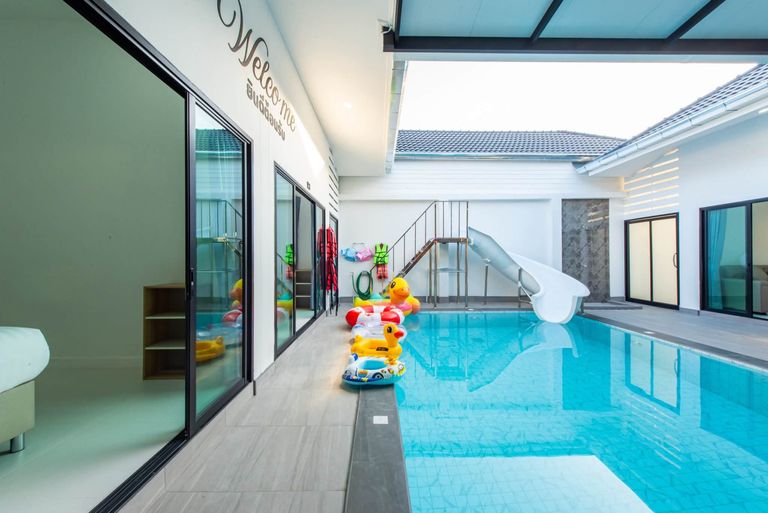 Pool Villa House with 4 Bedrooms and 5 Bathrooms in Sattahip, Chonburi - photo 1
