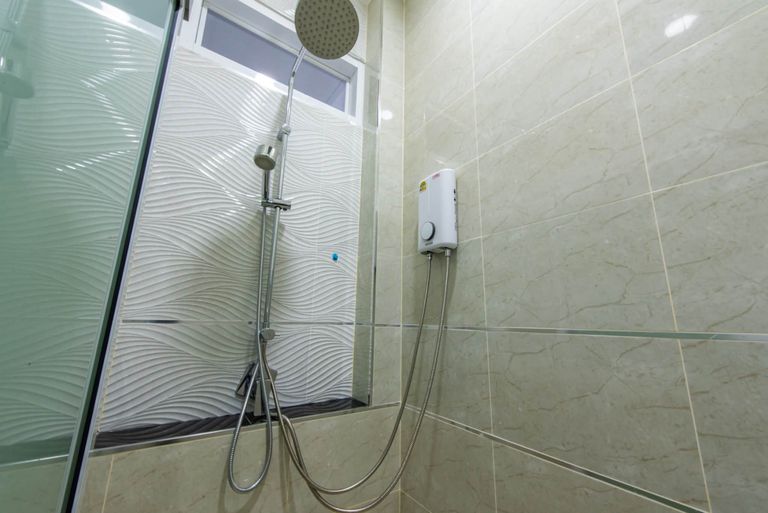 Pool Villa House with 4 Bedrooms and 5 Bathrooms in Sattahip, Chonburi - photo 21