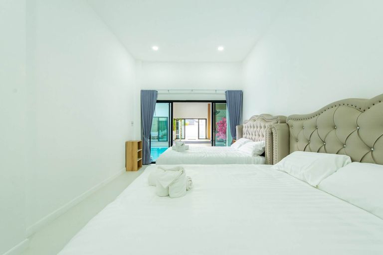 Pool Villa House with 4 Bedrooms and 5 Bathrooms in Sattahip, Chonburi - photo 22