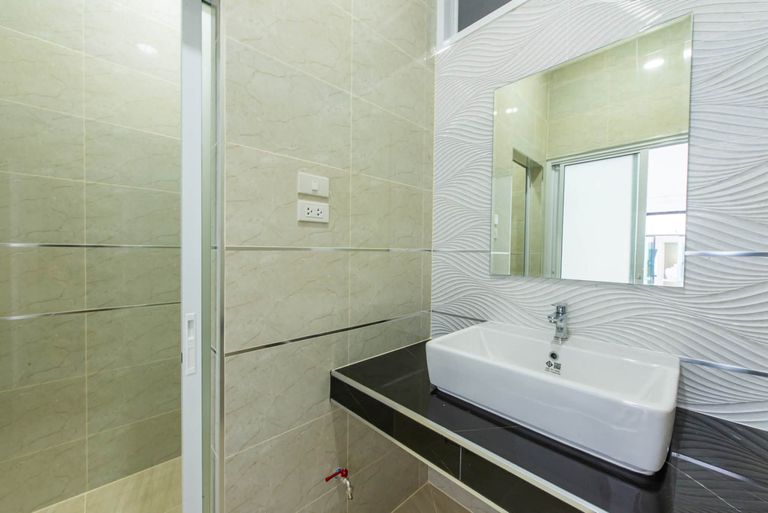 Pool Villa House with 4 Bedrooms and 5 Bathrooms in Sattahip, Chonburi - photo 23