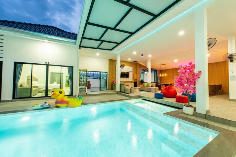 Pool Villa House with 4 Bedrooms and 5 Bathrooms in Sattahip, Chonburi - photo 4