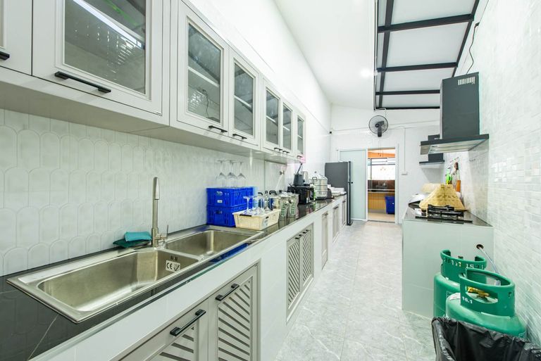Pool Villa House with 4 Bedrooms and 5 Bathrooms in Sattahip, Chonburi - photo 9