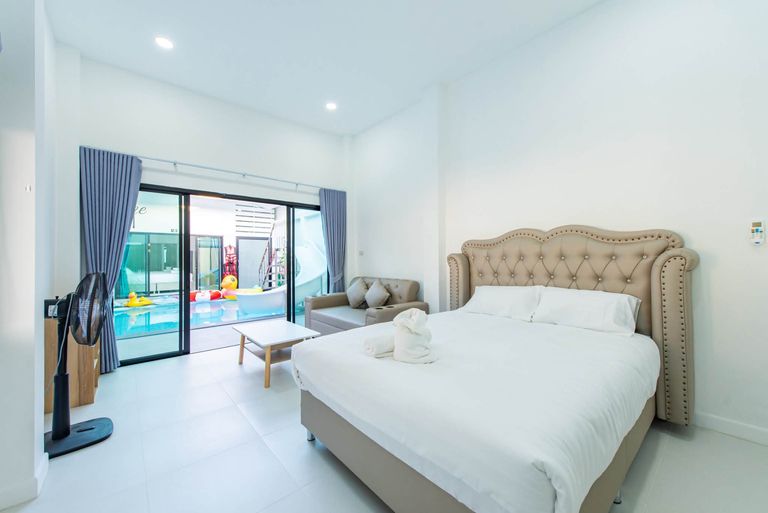 Pool Villa House with 4 Bedrooms and 5 Bathrooms in Sattahip, Chonburi - photo 10