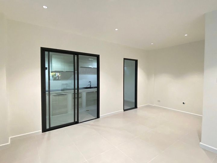 3.5-Storey Townhome, Nakniwas 48, Ladprao 71, Newly Renovated and Ready to Move In - photo 11