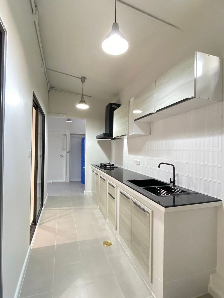 3.5-Storey Townhome, Nakniwas 48, Ladprao 71, Newly Renovated and Ready to Move In - photo 17