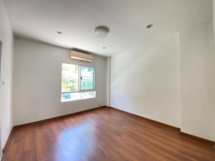 3.5-Storey Townhome, Nakniwas 48, Ladprao 71, Newly Renovated and Ready to Move In - photo 19
