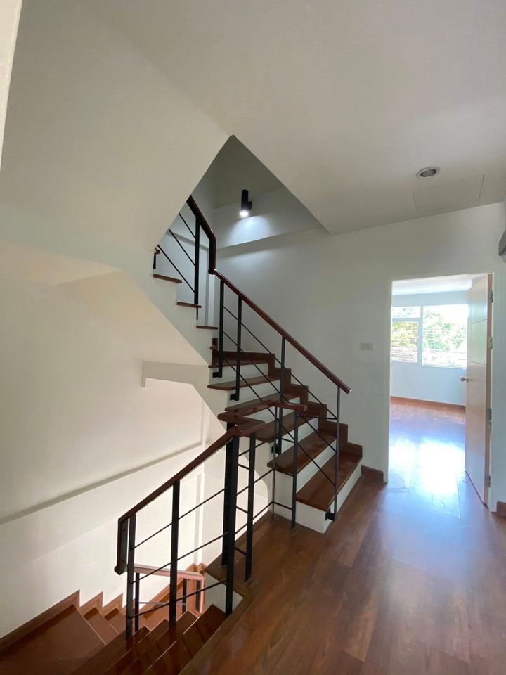 3.5-Storey Townhome, Nakniwas 48, Ladprao 71, Newly Renovated and Ready to Move In - photo 20