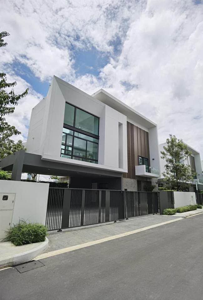 บ้านหรู 3 ชั้น ในโครงการนันทวัน กรุงเทพกรีฑา - รูปที่ 1