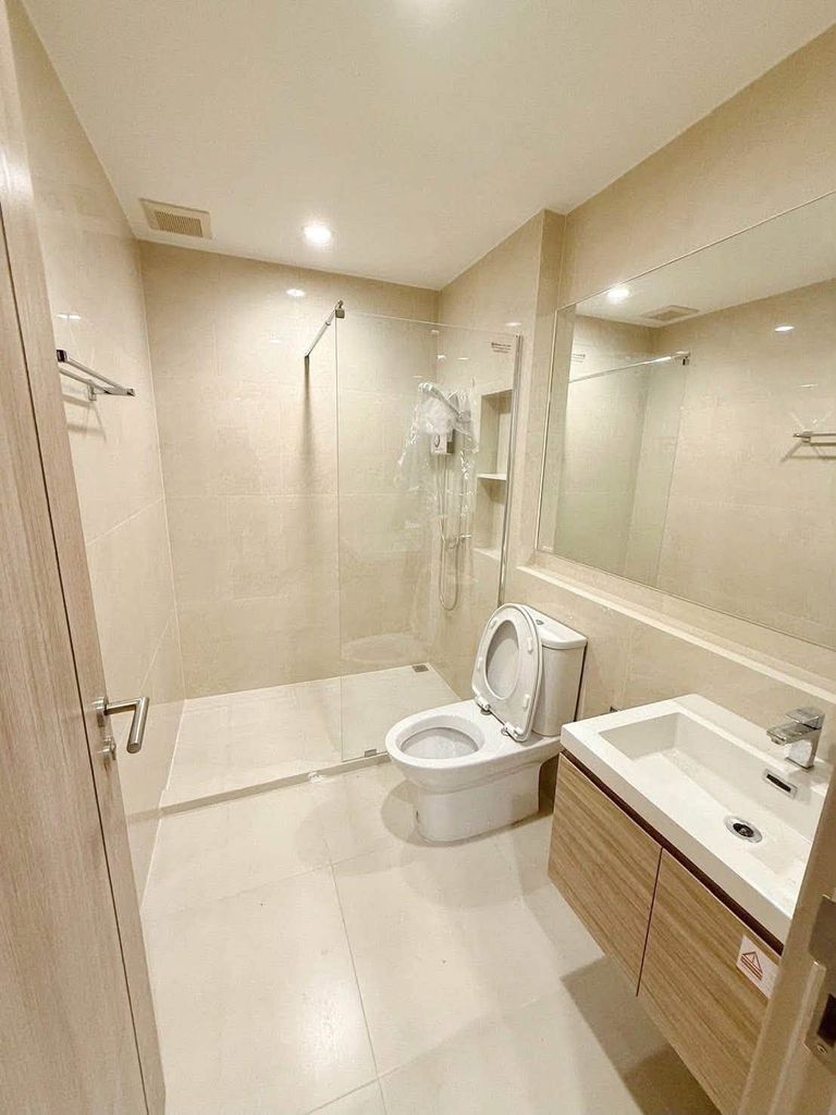 For Rent: 3.5-Story Townhome at Shizen Pattanakarn 32, Corner Unit, New House with 3 Bedrooms - photo 12